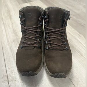 Women's Merrell Ontario Mid Waterproof Hiking Boots - LIKE NEW WORN ONCE